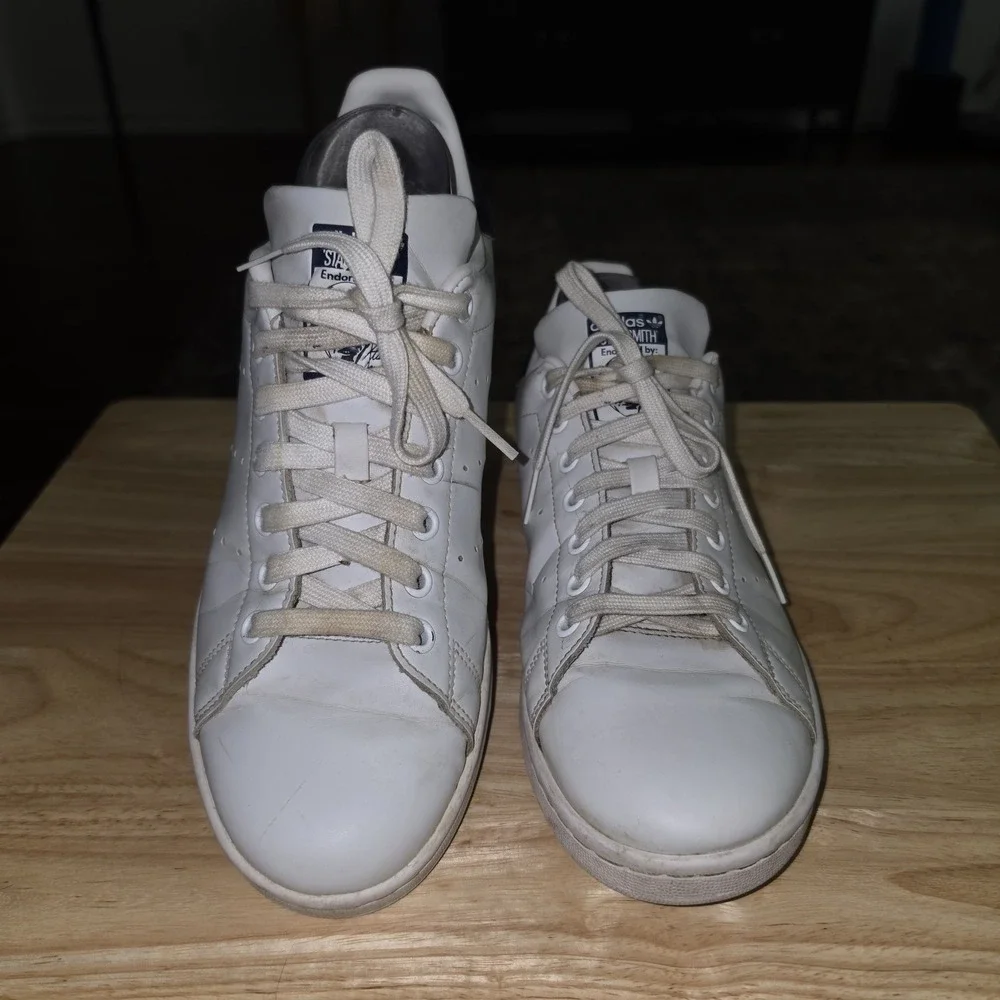 Adidas Men's Stan Smith Originals, Size 8 1/2  White/Navy Blue, FX5501